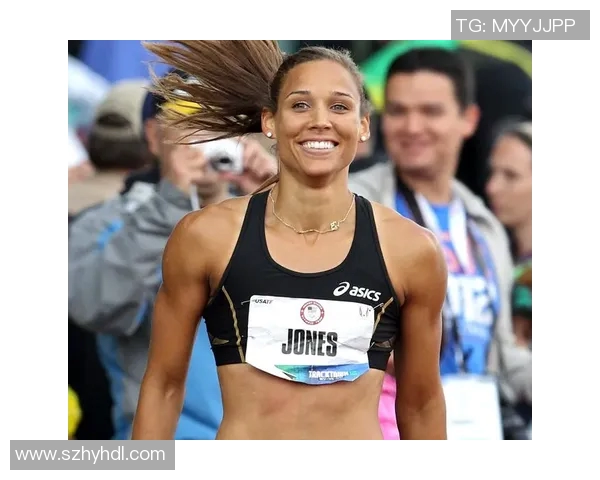 足球明星倾情代言ck内裤展现运动魅力与时尚风范